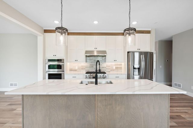 4986 Dodd Road, Eagan, MN 55123