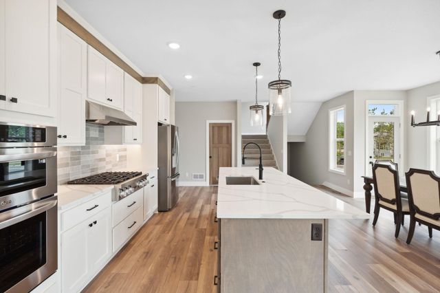 4986 Dodd Road, Eagan, MN 55123