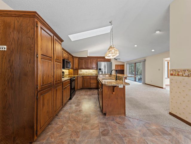 70 Estremedura Drive, Hot Springs Village, AR 71909