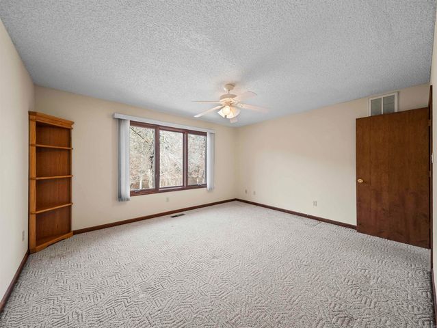 70 Estremedura Drive, Hot Springs Village, AR 71909