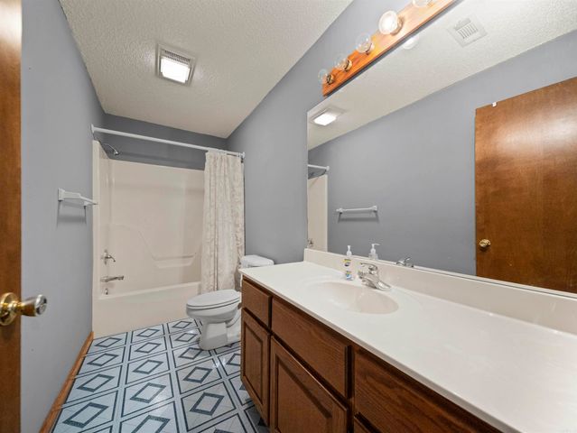 70 Estremedura Drive, Hot Springs Village, AR 71909