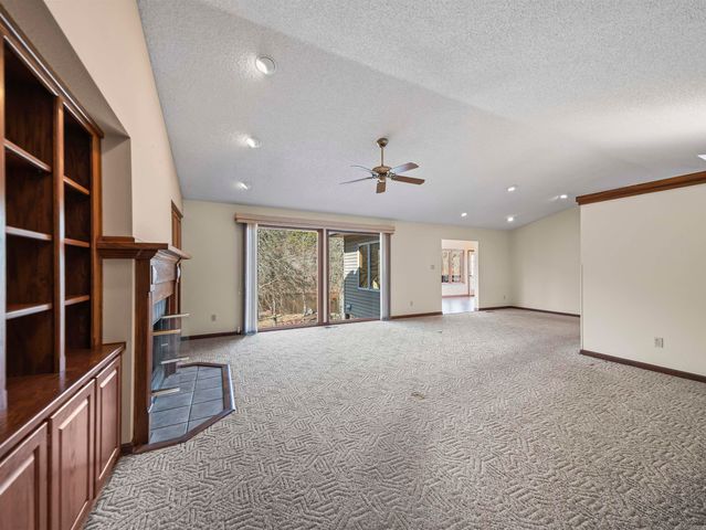 70 Estremedura Drive, Hot Springs Village, AR 71909