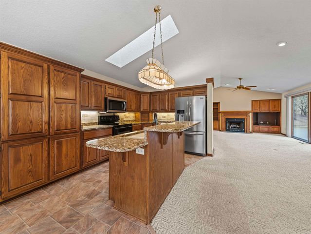 70 Estremedura Drive, Hot Springs Village, AR 71909