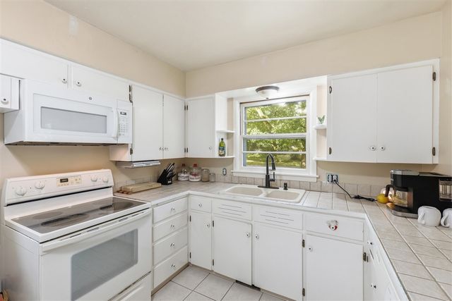 719 Aster Avenue, Holland, MI 49423