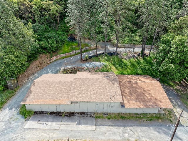 8401 Rogue River Highway, Grants Pass, OR 97527