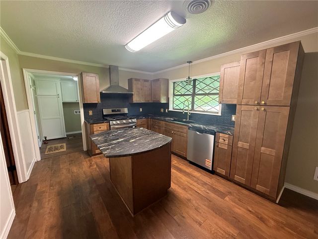 3002 W 2nd, Russellville, AR 72801