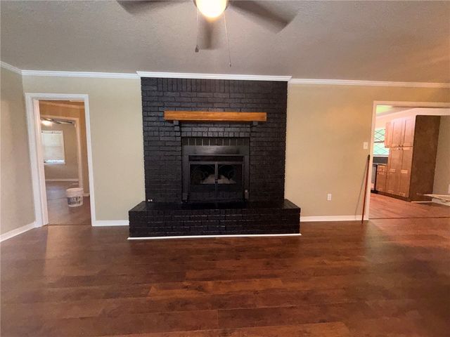 3002 W 2nd, Russellville, AR 72801