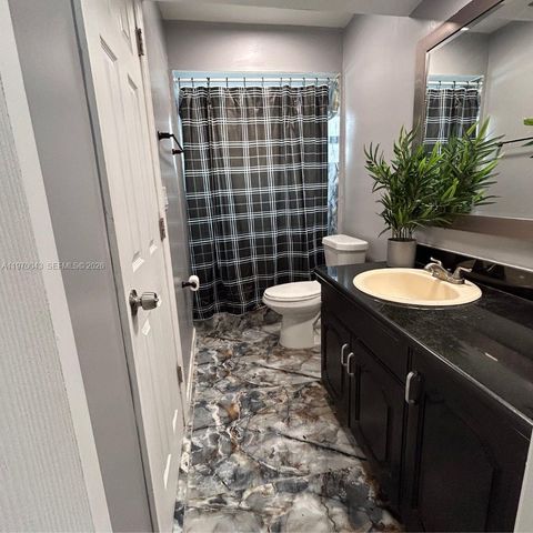 221 NE 24th St, Pompano Beach, FL 33064