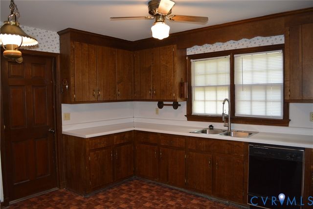 1912 Kirkwall Ct, North Chesterfield, VA 23235