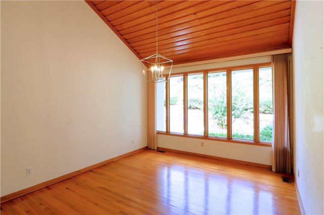 320 Fauna Court, Sandy Springs, GA 30350