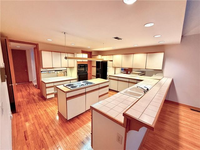 320 Fauna Court, Sandy Springs, GA 30350