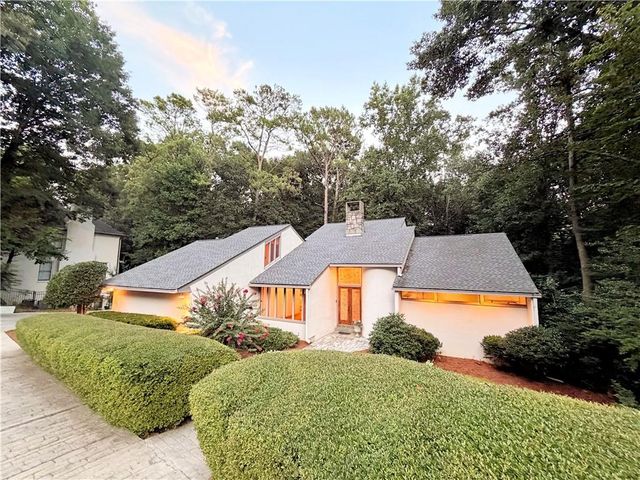320 Fauna Court, Sandy Springs, GA 30350