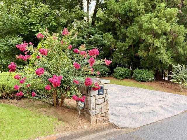 320 Fauna Court, Sandy Springs, GA 30350