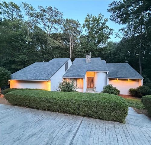320 Fauna Court, Sandy Springs, GA 30350