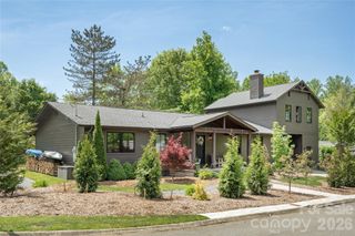 17 Grove Street, Brevard, NC 28712