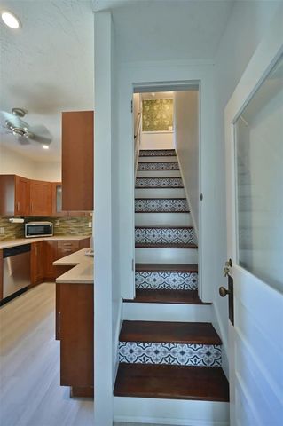 2408 HILLVIEW STREET, Sarasota, FL 34239