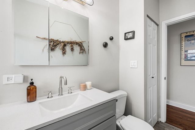 2837 N Sawyer Avenue 3R, Chicago, IL 60618