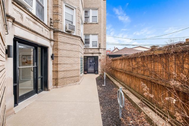 2837 N Sawyer Avenue 3R, Chicago, IL 60618