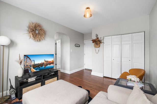 2837 N Sawyer Avenue 3R, Chicago, IL 60618