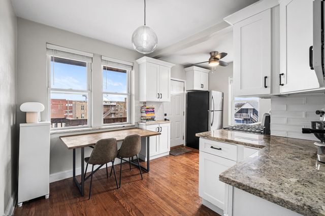 2837 N Sawyer Avenue 3R, Chicago, IL 60618