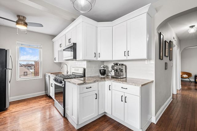 2837 N Sawyer Avenue 3R, Chicago, IL 60618