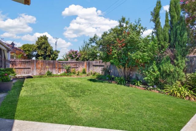 2119 Debbie Ln, Lodi, CA 95242