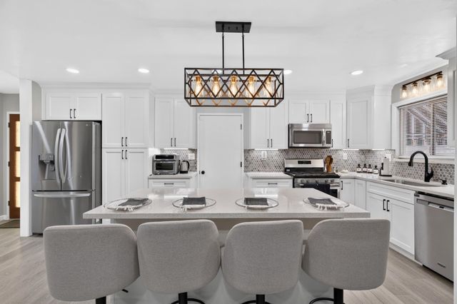 2119 Debbie Ln, Lodi, CA 95242