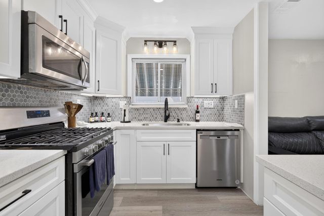 2119 Debbie Ln, Lodi, CA 95242