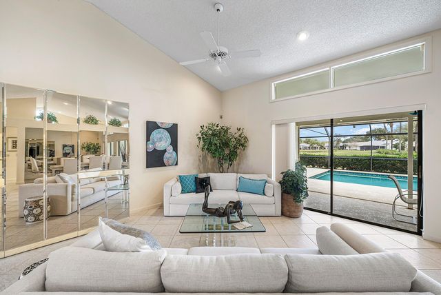 5722 Willow Creek Lane, Delray Beach, FL 33484