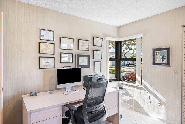 5722 Willow Creek Lane, Delray Beach, FL 33484