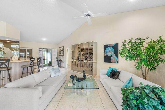 5722 Willow Creek Lane, Delray Beach, FL 33484