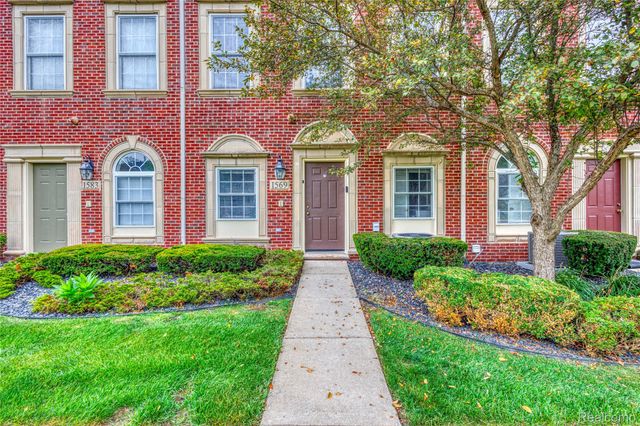 1569 E Lakeview Lane, Canton Charter Township, MI 48187