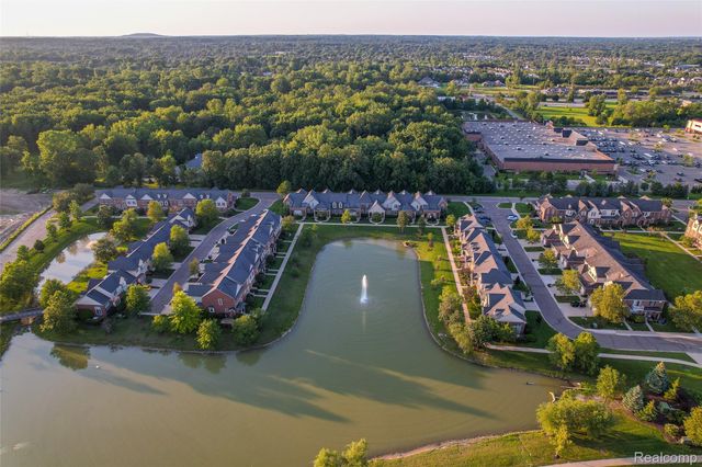 1569 E Lakeview Lane, Canton Charter Township, MI 48187