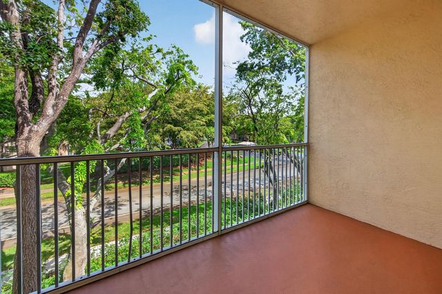 7775 Yardley Drive 314, Tamarac, FL 33321