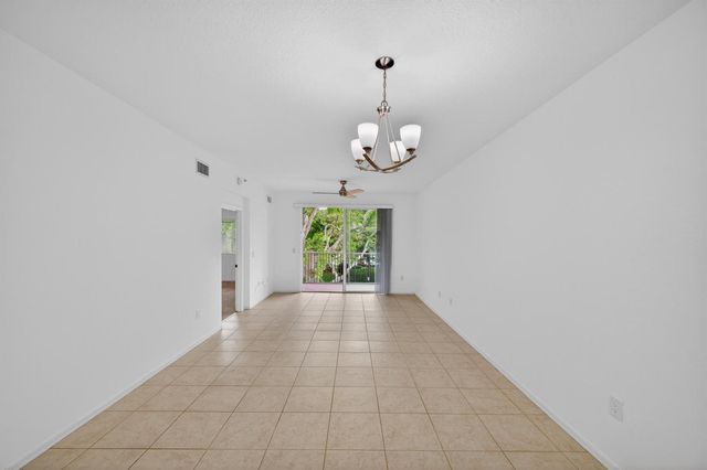 7775 Yardley Drive 314, Tamarac, FL 33321