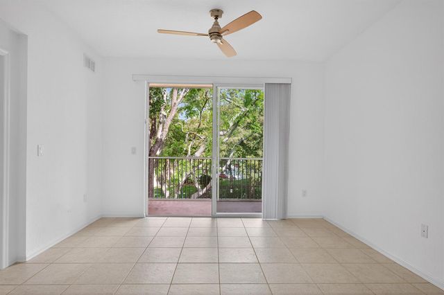 7775 Yardley Drive 314, Tamarac, FL 33321