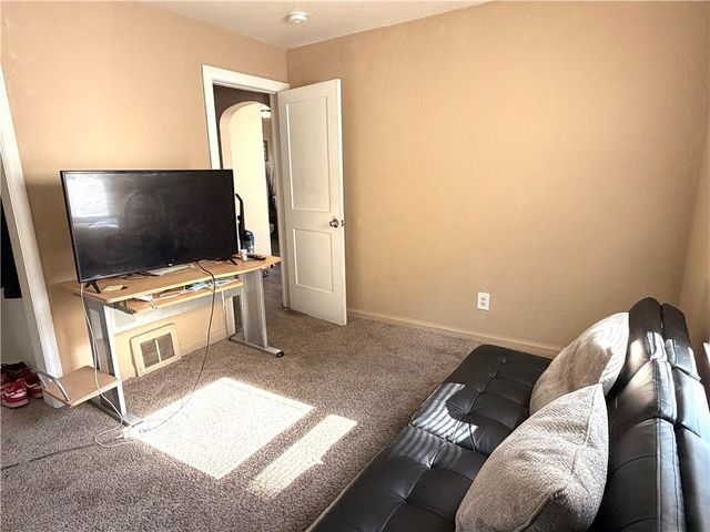 1480 E 77 Street, Kansas City, MO 64131