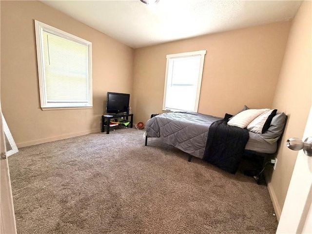 1480 E 77 Street, Kansas City, MO 64131