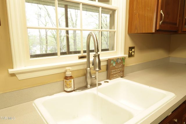 361 Cain Drive, Blountville, TN 37617