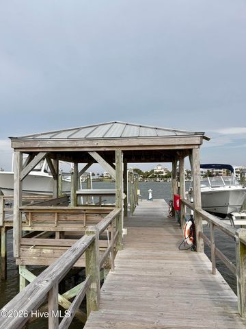 1013 Saltspray Lane, Wilmington, NC 28409