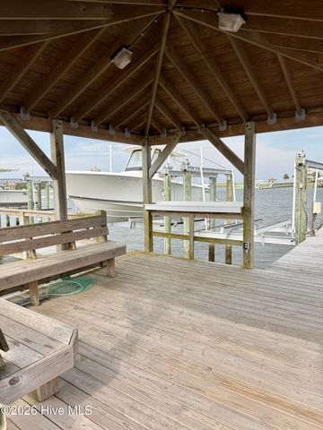 1013 Saltspray Lane, Wilmington, NC 28409