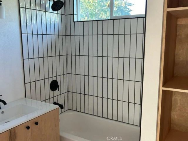2714 Queen, Los Angeles, CA 90039