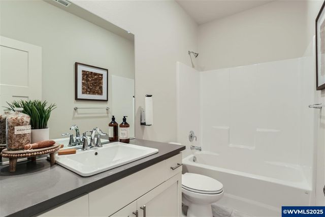 5617 Edward Ct SE, Albany, OR 97322