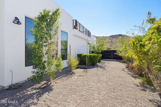 3350 E HIGHLINE CANAL Road, Phoenix, AZ 85042