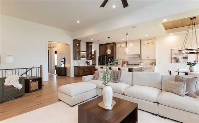 18609 Mohawk Lane, Overland Park, KS 66085