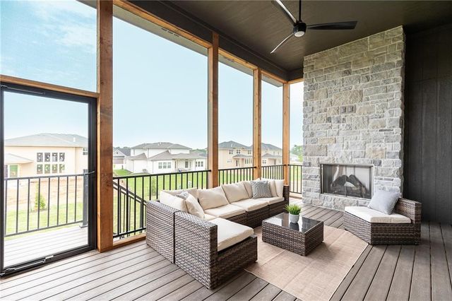 18609 Mohawk Lane, Overland Park, KS 66085