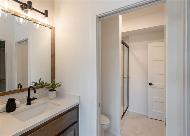 18609 Mohawk Lane, Overland Park, KS 66085
