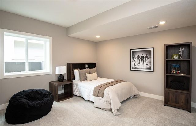18609 Mohawk Lane, Overland Park, KS 66085