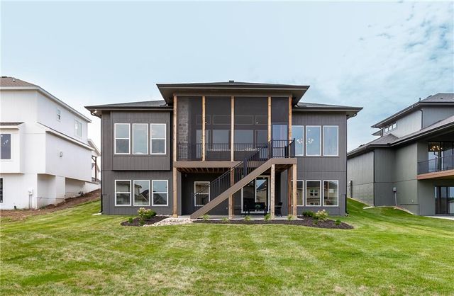 18609 Mohawk Lane, Overland Park, KS 66085