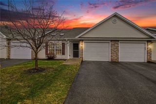 224 Rayfield Cir, Webster, NY 14580